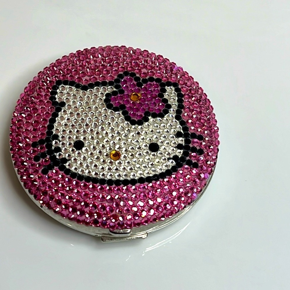 JUDITH LIEBER VINTAGE HELLO KITTY COMPACT